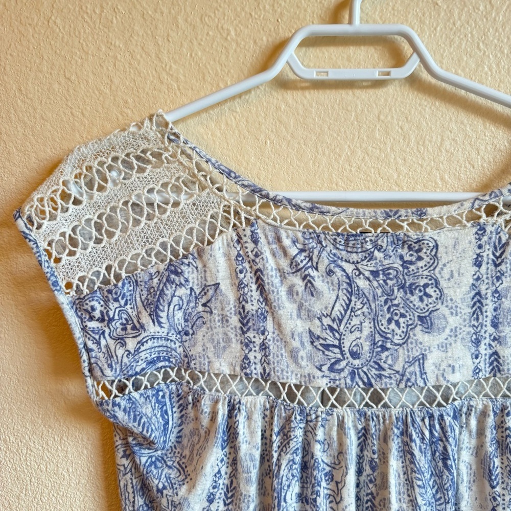 Lucky Brand Blue Paisley Boho Top Crochet Trim Cottagecore Festival Lightweight - Picture 9 of 10